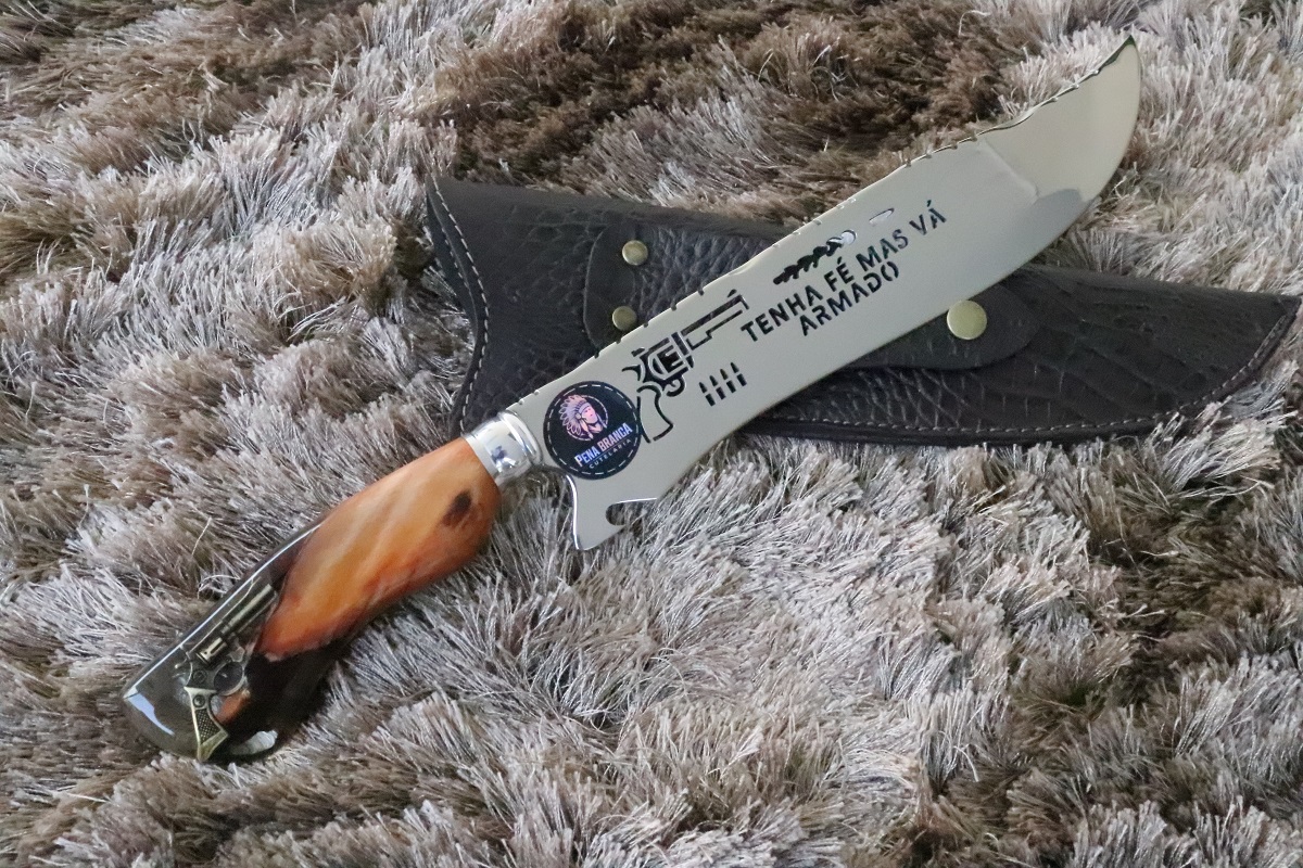 Faca Artesanal Inox Cabo Híbrido Desenho Revólver 38